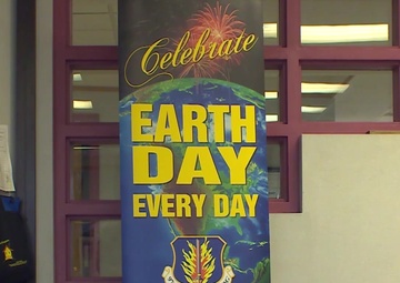 Altus Children do their Part for Earth Day and Recycle
