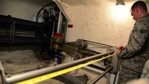 341st Maintenance Group missile handling
