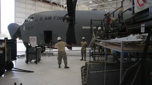 146th Maintenance Replaces C-130J Propeller