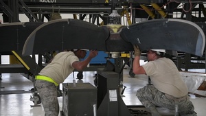 146th Maintenance Replaces C-130J Propeller