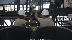 146th Maintenance Replaces C-130J Propeller