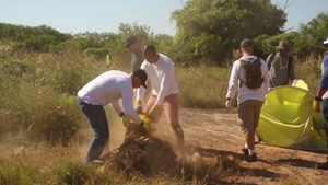 U.S. Marines pitch in to clean Darwin water front