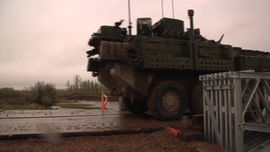 Second Canadian Mechanized Group crosses bridge to begin Exercise Maple Resolve 17