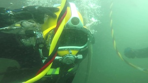 Philippine, U.S. Sailors conduct surface-supply dive during Balikatan