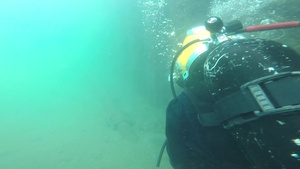 Philippine, U.S. Sailors conduct surface-supply dive during Balikatan