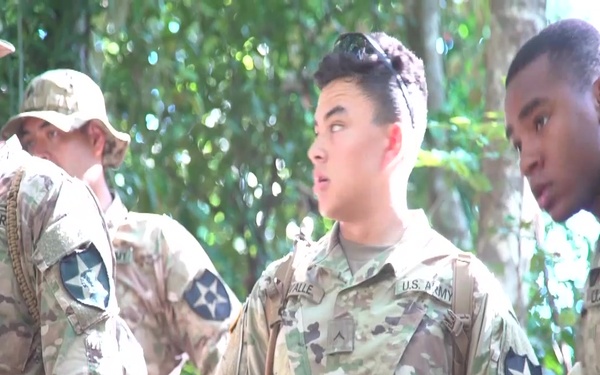 Philippine soldiers teach U.S. military members jungle survival techniques