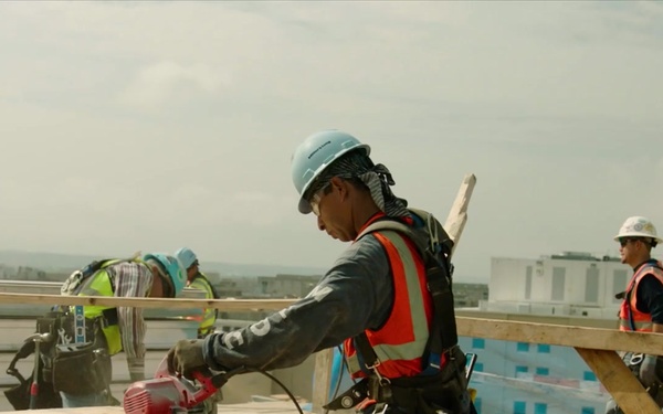 Construction B-Roll: Cutting Plywood