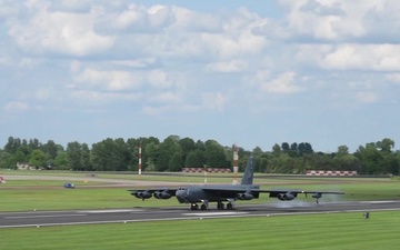 B-52H Stratofortress arrives in RAF Fairford