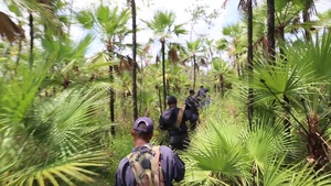 U.S. Marines train Belize coast guardsmen