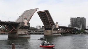 Canadian Ships Arrive for Rose Fest Fleet Week
