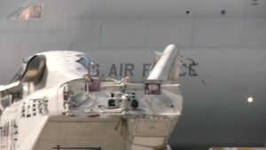 PACIFIC UPDATE: Largest aircraft in American military moves cargo
