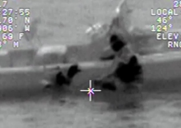 Coast Guard aids mariner after vessel hits object, sinks off southern Washington coast