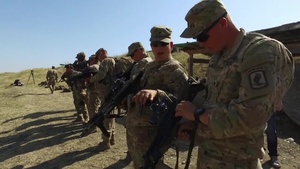 British and American Paratroopers are Familiarized With Each Others' Weapons Systems