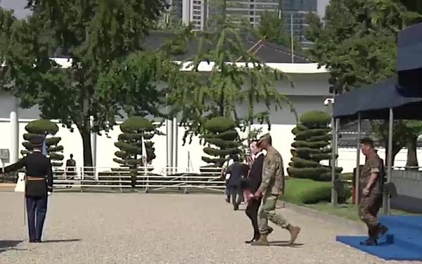 ROK MinDef visits Yongsan