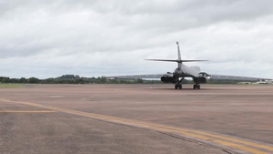 B-1B Lancer Taxi 1