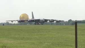 B-52 Stratofortress landing 3