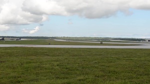 B-1B Lancer takeoff 2
