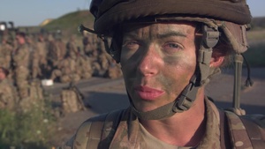 #WeAreNATO - the female US paratrooper - IT