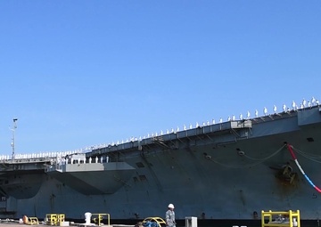 170821-N-DQ503-001 USS George H.W. Bush (CVN 77) Return to Homeport