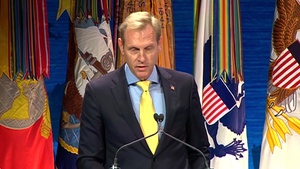Deputy Defense Secretary Honors Employers of Guardsmen, Reservists
