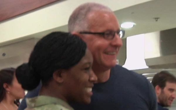 Robert Irvine Visits Humphreys