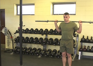 Barbell Diagonal Lunge