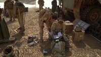 Marines count Howitzer ammunition during Alligator Dagger 2017