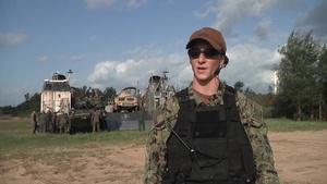 Ramp Marshal Brings LCAC In for a Safe Landing
