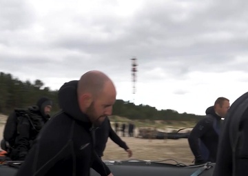 #WeAreNATO - The Latvian diving for bombs - International