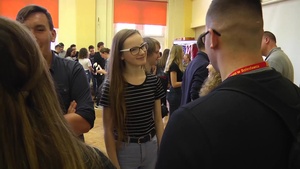 Dagger Brigade Soldiers join local Polish students for English class