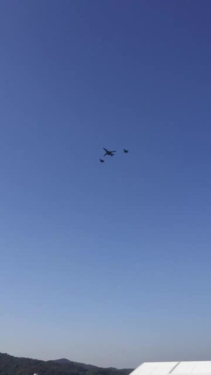 U.S. Air Force B-1s conduct flyover for Seoul ADEX 17