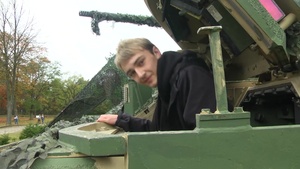 Dagger Brigade Soldiers display vehicles for Polish community