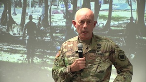 LTG Luckey meets the soldiers of the 1st MSC