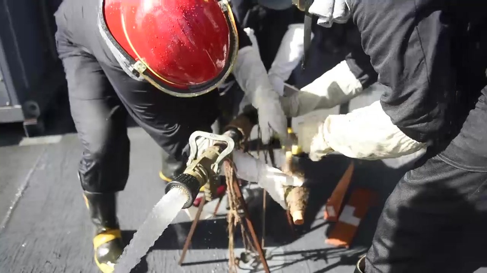 DVIDS - Images - Sailors Use Rope to Secure a Soft Patch to a Pipe During  Pipe-Patching Training [Image 3 of 3]