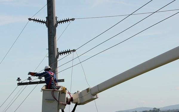 Power Lin work in San Juan, Puerto Rico