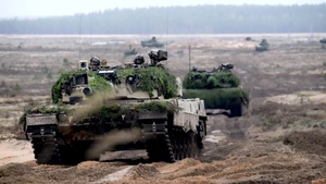 Norway’s female tank commander deployed in Lithuania, International Version