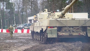 Norway’s female tank commander deployed in Lithuania, International Version w/Music