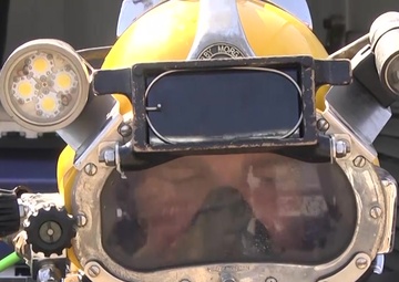 569th Dive Detachment Trains with Kuwaiti Coast Guard