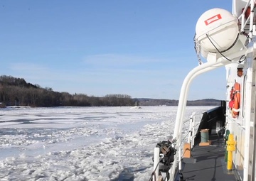 Coast Guard Cutter Sturgeon Bay Icebreaking on Hudson River during Operation RENEW