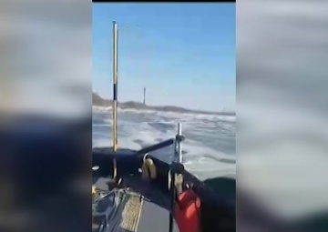 Coast Guard Cutter Cleat breaks ice on Delaware River