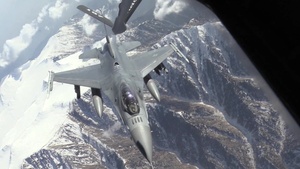 KC-135 refuels F-16s and A-10s