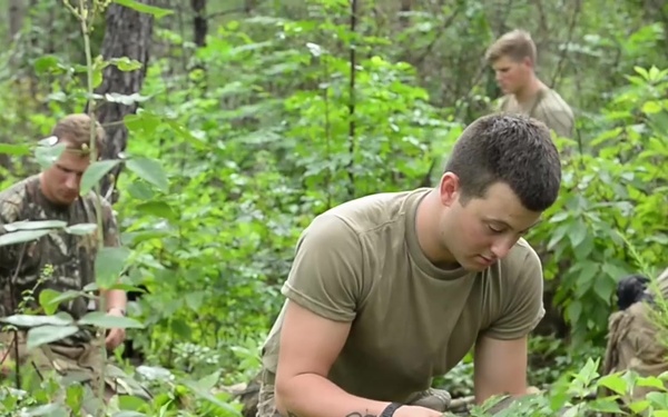 US Army Sniper School Ghillie Suit Vegitation