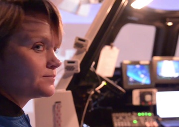 NASA - MAJ Anne McClain - Astronaut Virtual Training