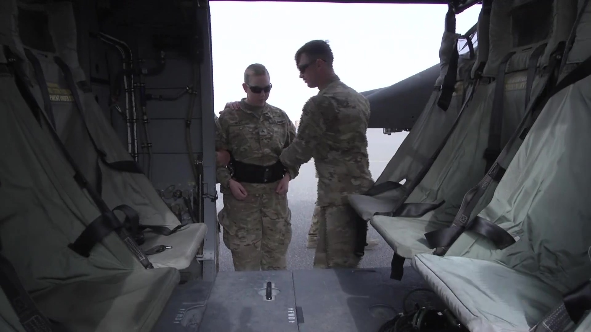 Soldiers conduct inmate transport training.