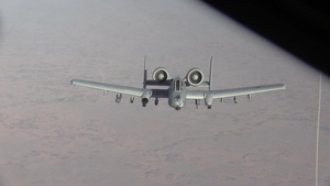 KC-135 refuels A-10 Warthogs
