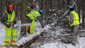 Engineers Conduct Ice Bridging, Chainsaw Operations for Emergency Preparedness