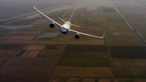 C-32 In Flight