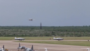 T-6A Texan touch and go 2