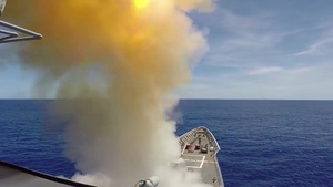 USS Antietam launches SM-2 missile