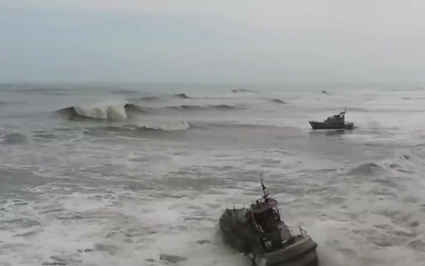 Coast Guard Station Oregon Inlet conducts surf drills in Nags Heads, NC